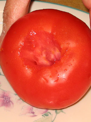 Tomato Without Stem After The Circular Cut (24k)
