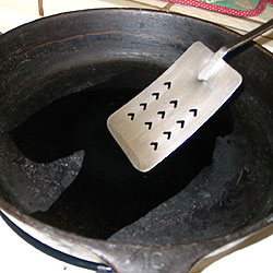 Use A Spatula Or Move Skillet Around (18k)